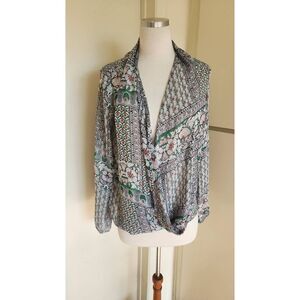 Aakaa Floral/ Boho Print Twist Front Blouse